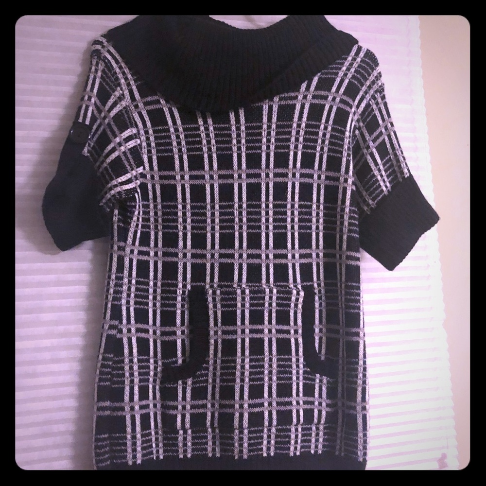 Charlotte Russe short sleeve chunky sweater